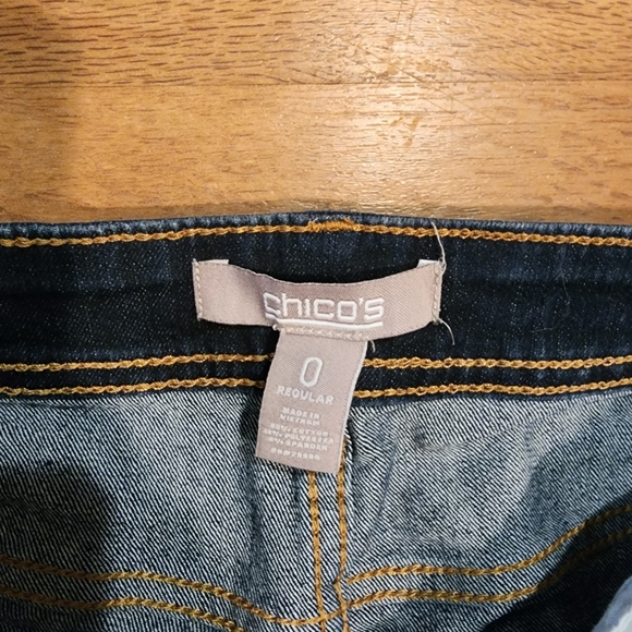 Chico's Women's Bootcut Five Pocket Design Jeans Size 0 (29) - Picture 5 of 8